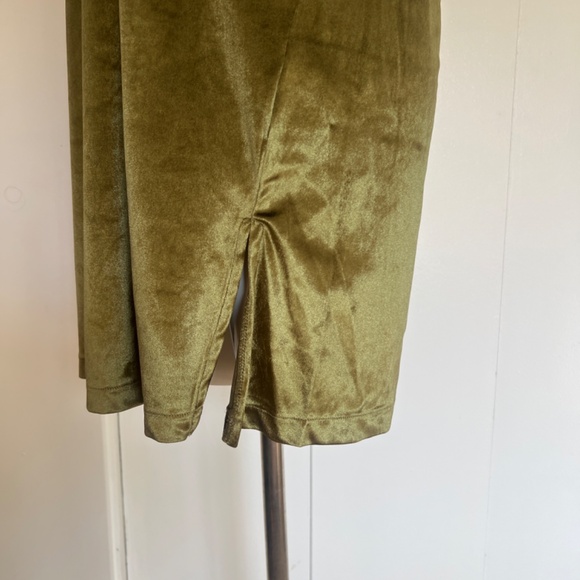 NWT Latte Love Moss Green Velour/Velvet Shift Dress S/M - Picture 2 of 3